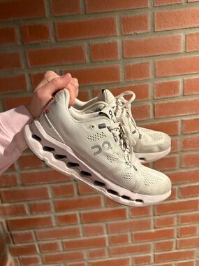 On Running Cloud Running Shoes - White